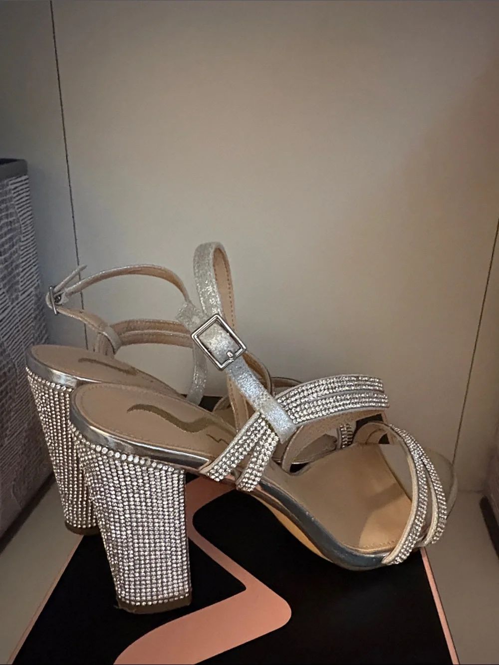 Nina chic strappy